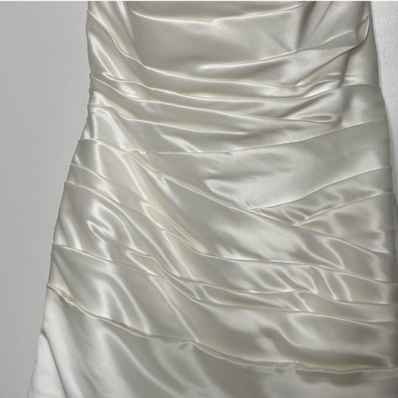 David's Bridal Strapless Wedding Dress Style WG9828 Ivory Size 8 - Picture 5 of 14